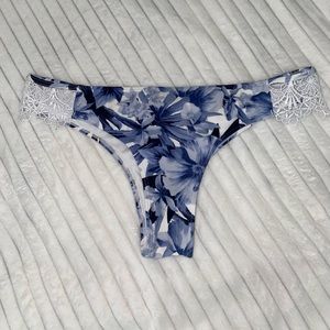 HOLLISTER BIKINI BOTTOMS!!
